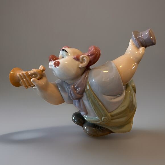 NAO Lladro 1492 “Sing Along” Clown w/ Trumpet & Top Hat Porcelain Spain w/ Box - Picture 2 of 8